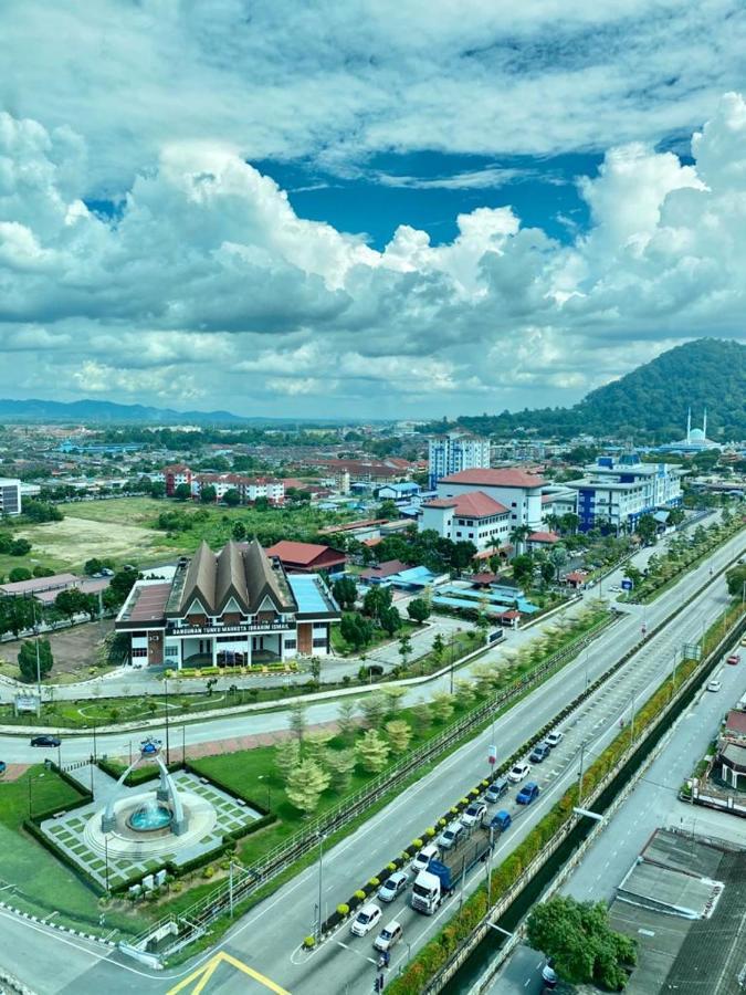 Summit Signature Hotel Batu Pahat Exterior foto