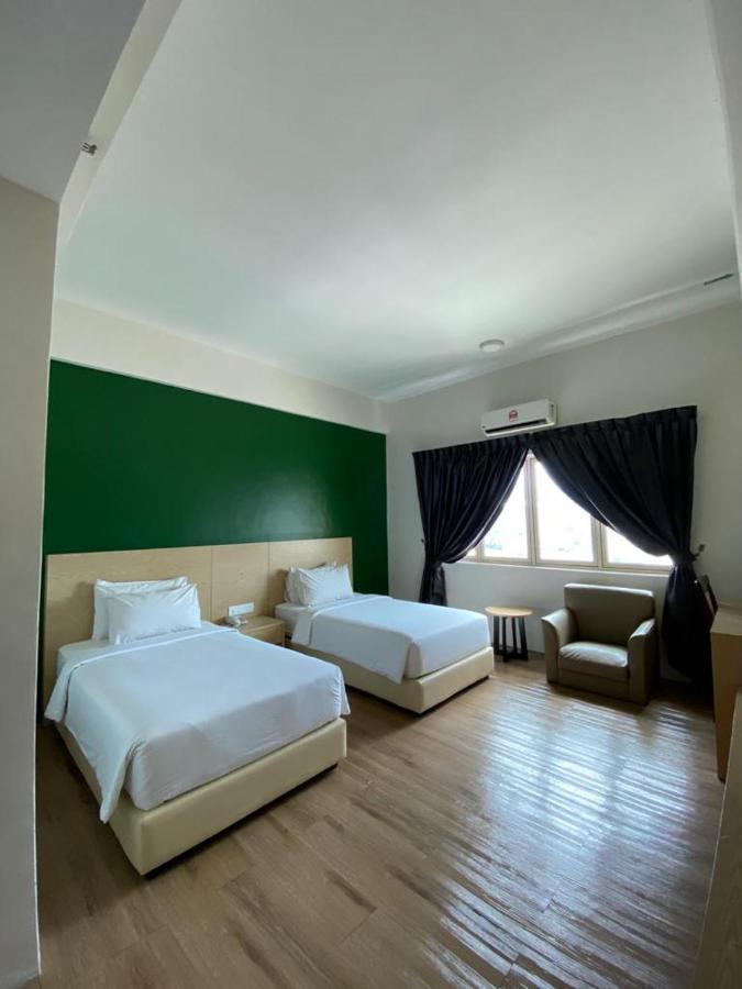 Summit Signature Hotel Batu Pahat Exterior foto